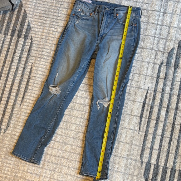 GAP Women’s Vintage Slim High Rise Straight Blue Jeans with Distressed Details - Picture 7 of 12